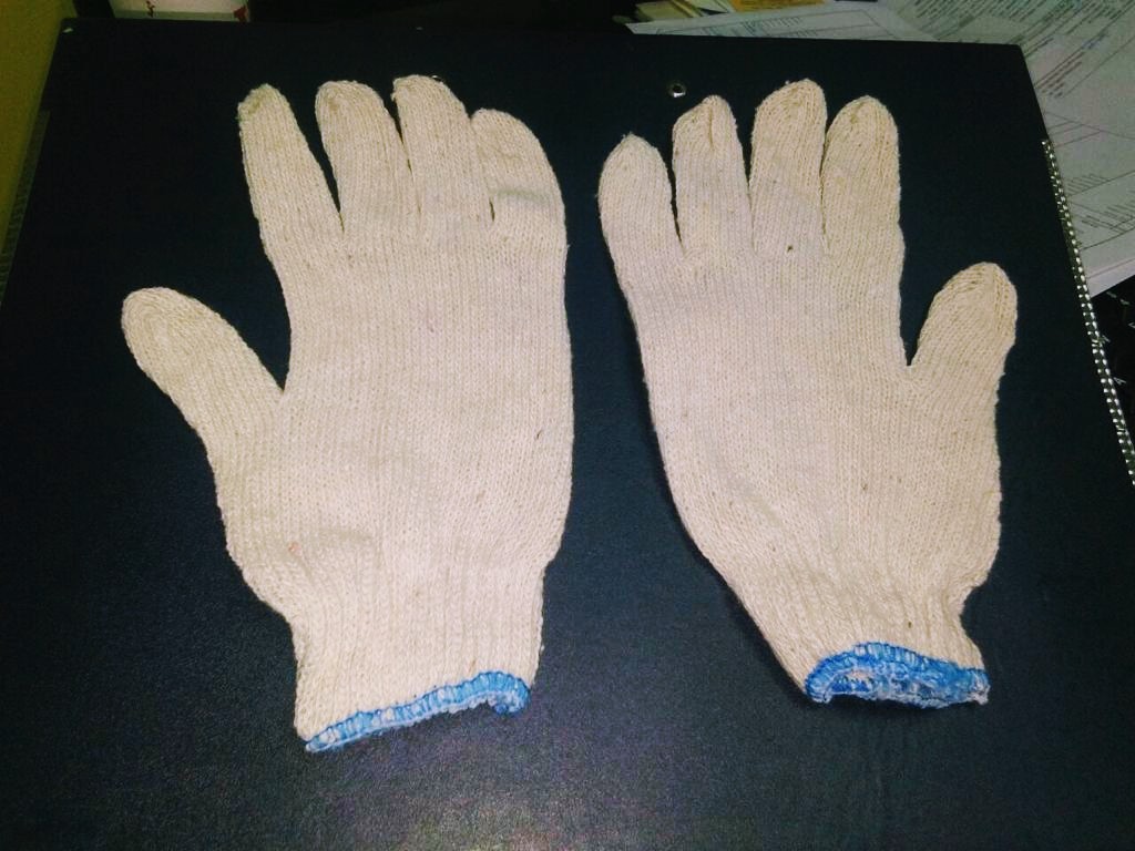 knitted gloves